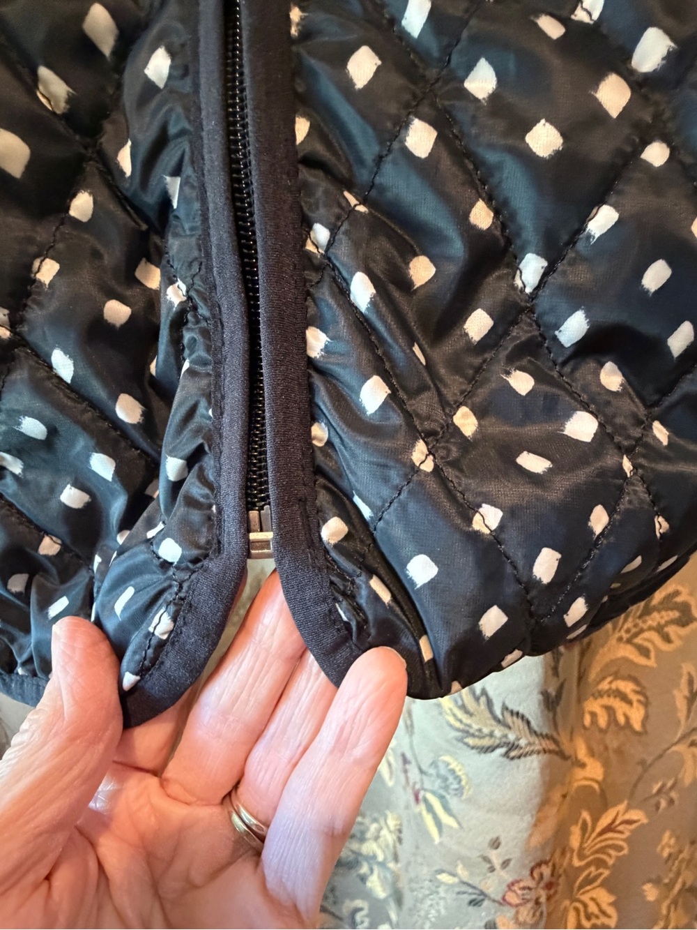 Landsend Quilted Pimaloft Black With WhiteDot Print Packable EUC Women’s Medium - Picture 7 of 15